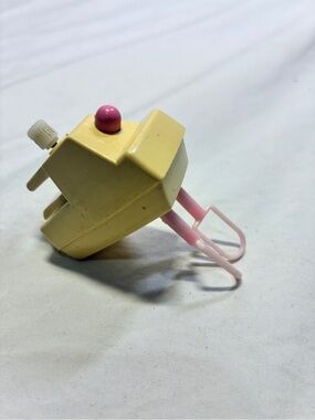 Vintage Play Barbie Toy Hand Mixer 1998 Sweet Treats Wind Up Mattel